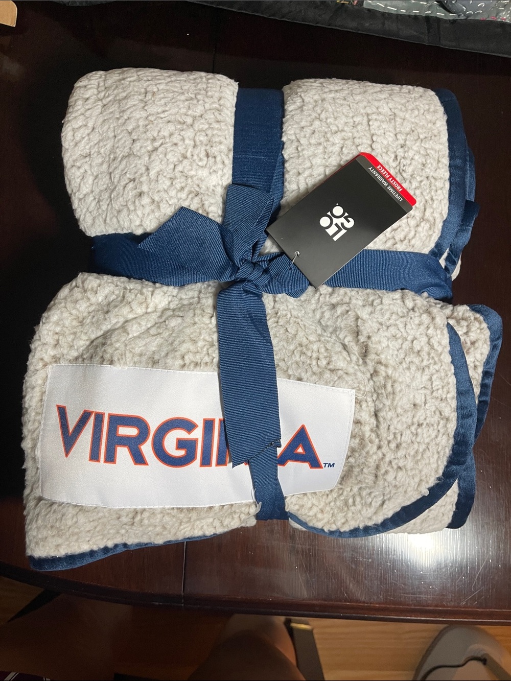 Virginia Caveliers Sherpa Throw Blanket with Navy Trim nwt officially licensed